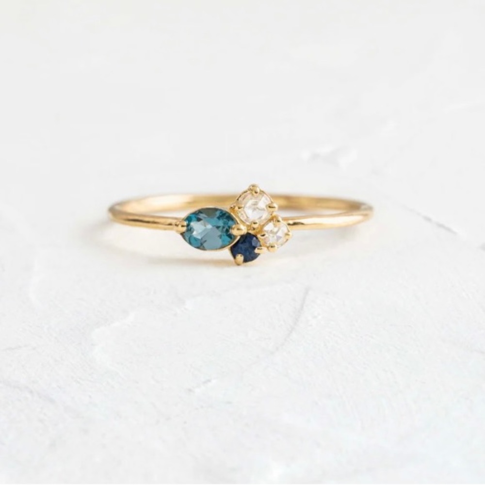 Melanie Casey Navy Mini Cluster Ring Yellow Gold 5.5
